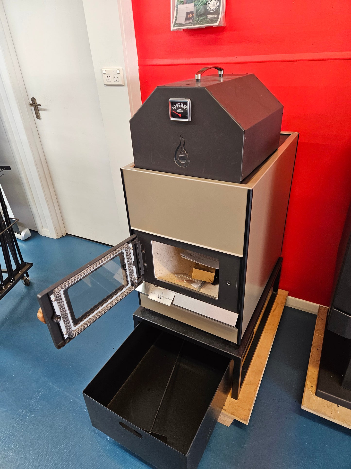 Pyro Classic WITH Wood Bin & Oven Kit